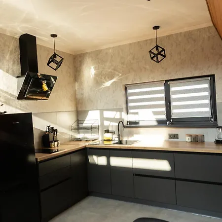 альціона בקתה *